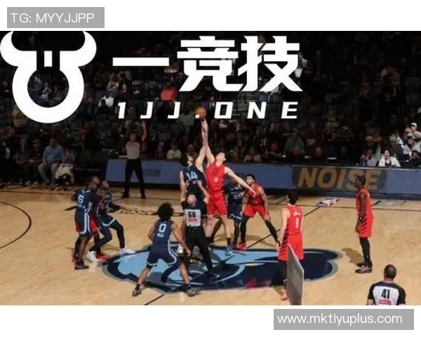 媒体人点评小杨防守风格称其象征性扑救难以适应NBA比赛节奏 媒体人点评小杨防守风格称其象征性扑救难以适应NBA比赛节奏