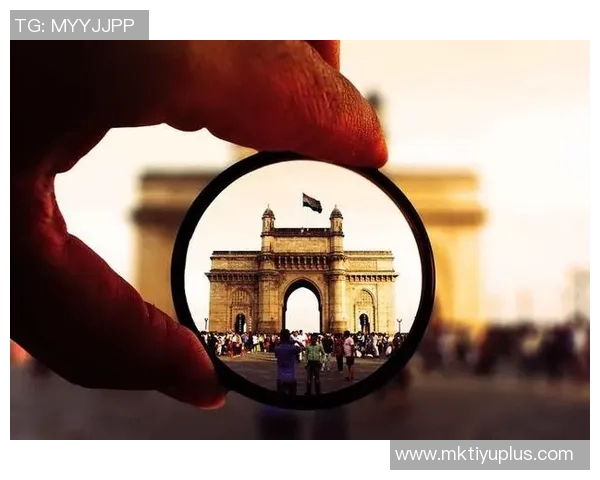 米奇谈文班先发问题强调需从球队最佳利益出发进行抉择