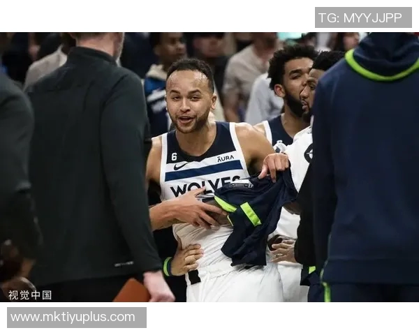 贝尔回忆2001年季后赛称未料AI影响深远曾期待击败湖人夺冠 贝尔回忆2001年季后赛称未料AI影响深远曾期待击败湖人夺冠