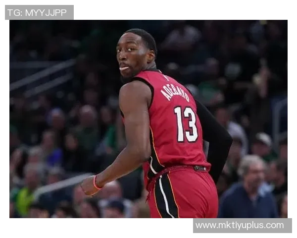 阿德巴约称赞邓罗表现出色防守失误导致对手轻松得分 阿德巴约称赞邓罗表现出色防守失误导致对手轻松得分